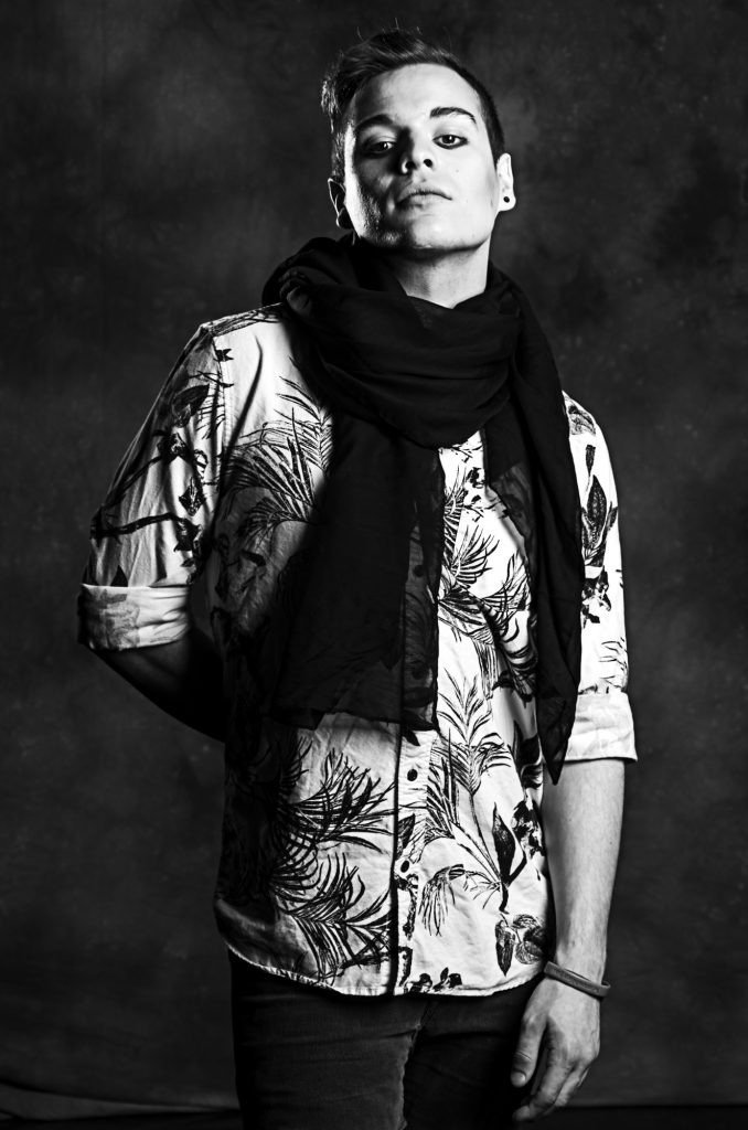 portrait de mode homme noir et blanc